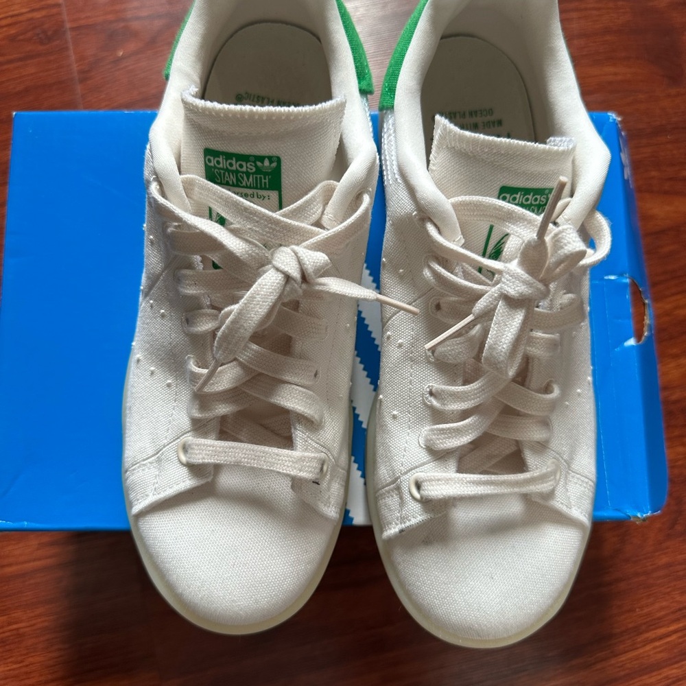 Adidas - Picture 3 of 4